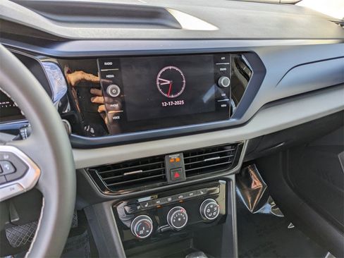 Used 2023 Volkswagen Taos SE image 22