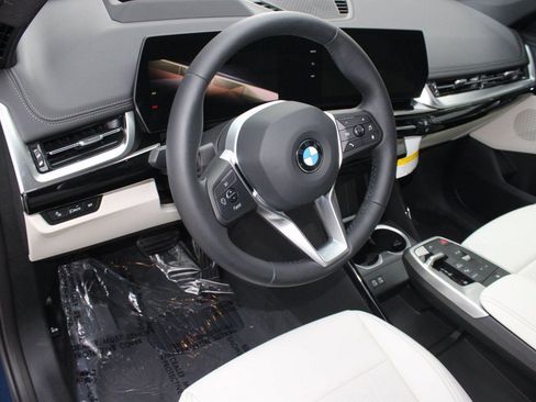 Used 2026 BMW X1 xDrive28i image 4