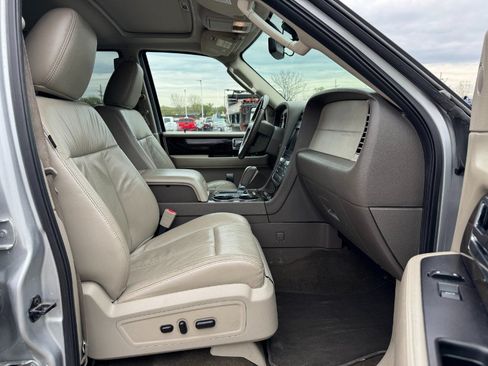 Used 2015 Lincoln Navigator 4WD image 20