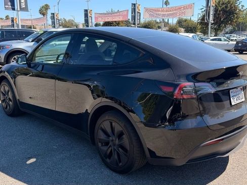 Used 2025 Tesla Model Y Long Range AWD/4WD image 6