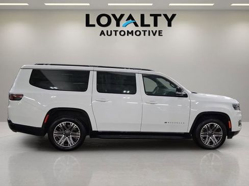 Used 2024 Jeep Wagoneer L Series II w/ Flexible Seating Group AWD/4WD image 6