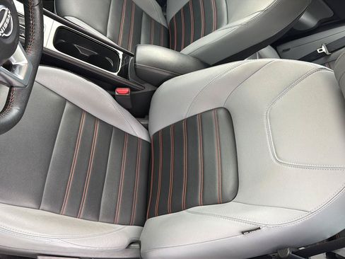 Used 2024 Nissan Kicks SR w/ SR Premium Package FWD image 18