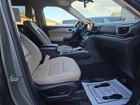 Used 2020 Ford Explorer XLT w/ Equipment Group 202A AWD/4WD image 35