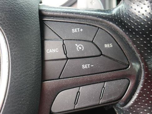 Used 2019 Dodge Charger SXT AWD/4WD image 11