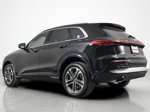 Used 2025 Audi Q5 Premium w/ Convenience Package AWD/4WD image 3