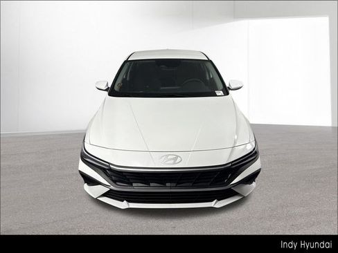 Used 2025 Hyundai Elantra Hybrid FWD image 49