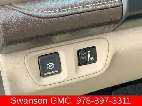 Certified 2019 GMC Acadia Denali w/ Technology Package AWD/4WD image 19