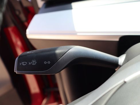 Used 2021 Tesla Model Y Long Range AWD/4WD image 13