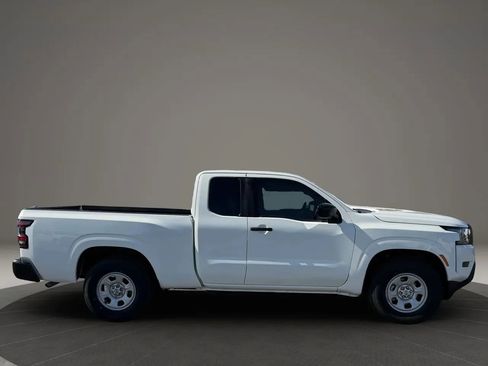 Used 2022 Nissan Frontier S RWD image 7