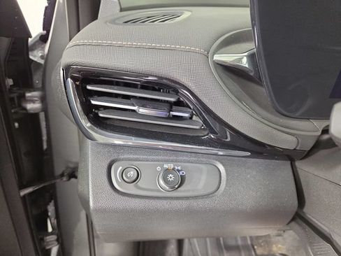 Used 2025 Buick Envista Avenir FWD image 28