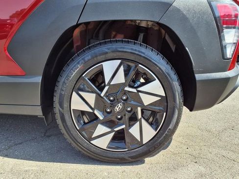 Certified 2025 Hyundai Kona SEL FWD image 8