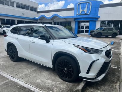 Used 2023 Toyota Highlander XSE