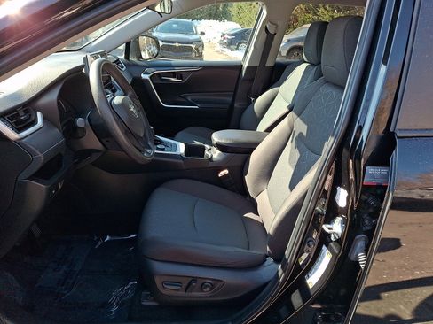 Used 2024 Toyota RAV4 XLE AWD/4WD image 15