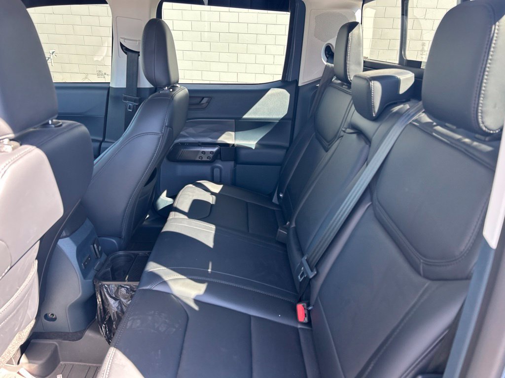 Used 2026 Ford Maverick Lariat w/ Black Appearance Package AWD/4WD image 8