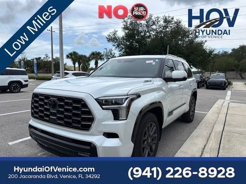 Used 2025 Toyota Sequoia Platinum AWD/4WD image 3