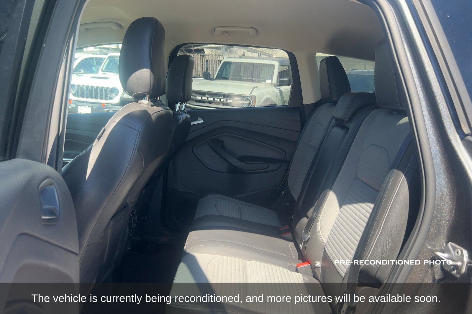 Used 2019 Ford Escape SE FWD image 12