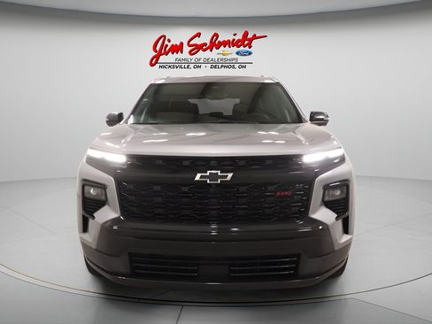 Used 2025 Chevrolet Traverse RS AWD/4WD image 3