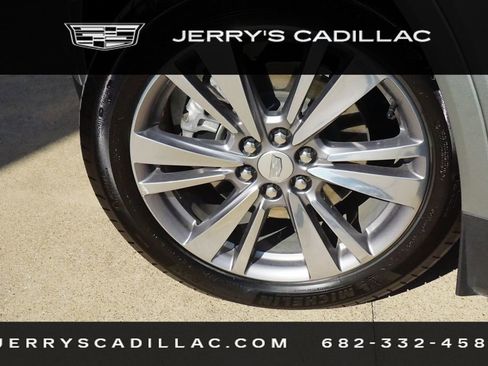 Certified 2025 Cadillac XT5 Premium Luxury image 9