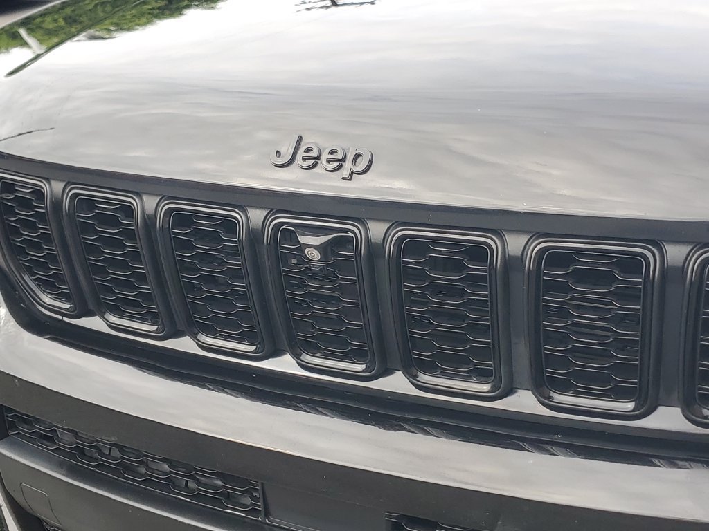 Used 2022 Jeep Grand Cherokee L Limited w/ Luxury Tech Group II RWD image 9