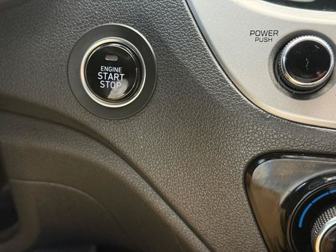 Used 2021 Hyundai Accent Limited FWD image 23