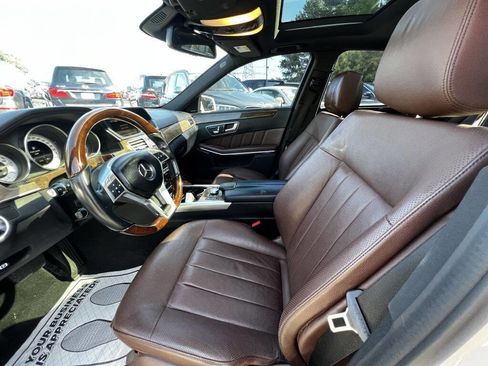Used 2014 Mercedes-Benz E 550 4MATIC Sedan image 21