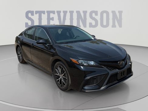Used 2024 Toyota Camry SE FWD image 7