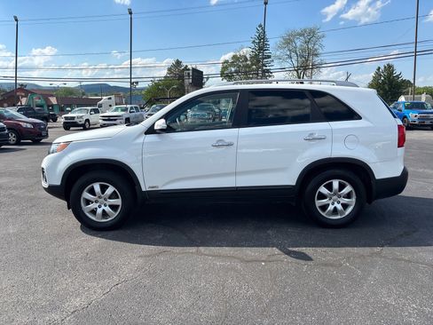 Used 2013 Kia Sorento LX w/ Convenience Pkg AWD/4WD image 4