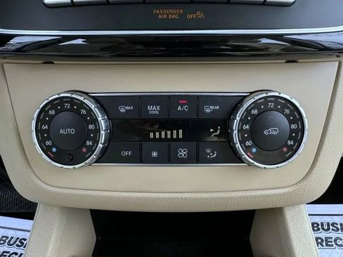 Used 2018 Mercedes-Benz GLE 350 w/ Premium 2 Package image 36