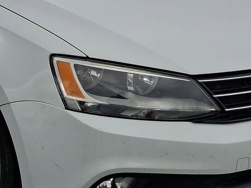 Used 2016 Volkswagen Jetta Sport image 8