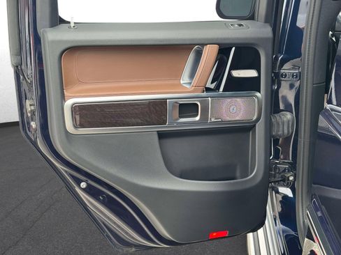Used 2021 Mercedes-Benz G 550 image 11