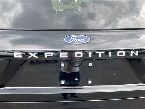 Used 2025 Ford Expedition Active AWD/4WD image 24