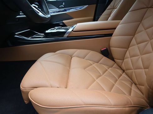 Used 2026 BMW 740i RWD image 13