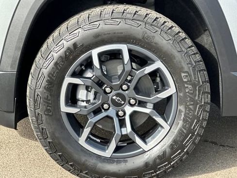 New 2026 Chevrolet Equinox ACTIV w/ Convenience Package III image 36