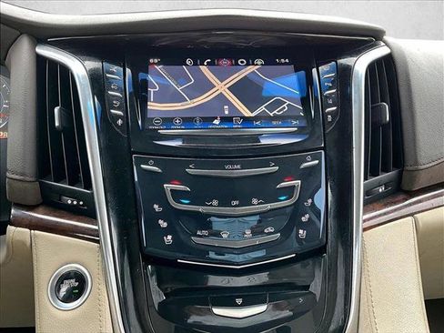 Used 2015 Cadillac Escalade Premium image 8