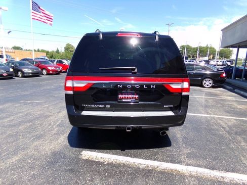 Used 2016 Lincoln Navigator L Select RWD image 7