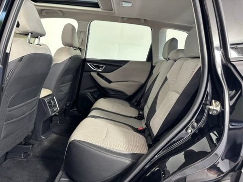 Used 2019 Subaru Forester Premium AWD/4WD image 18