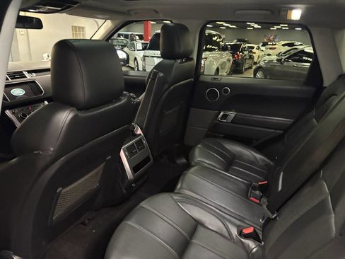 Used 2016 Land Rover Range Rover Sport SE image 42