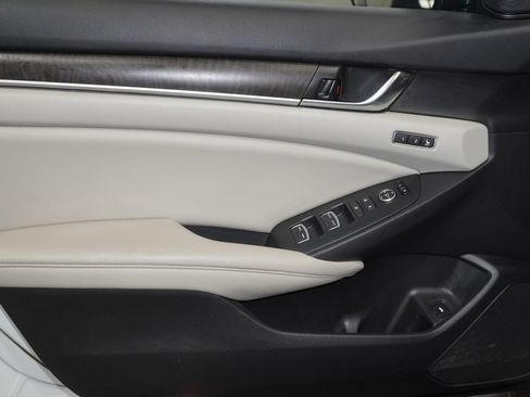Used 2019 Honda Accord Touring image 21