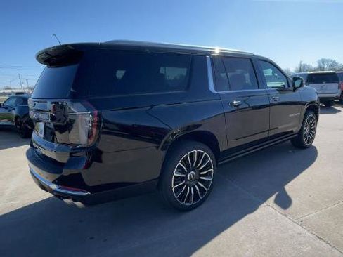 New 2025 Chevrolet Suburban High Country image 57