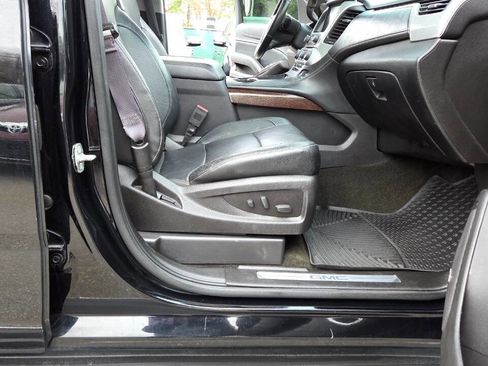 Used 2016 GMC Yukon XL SLT w/ Open Road Package AWD/4WD image 46