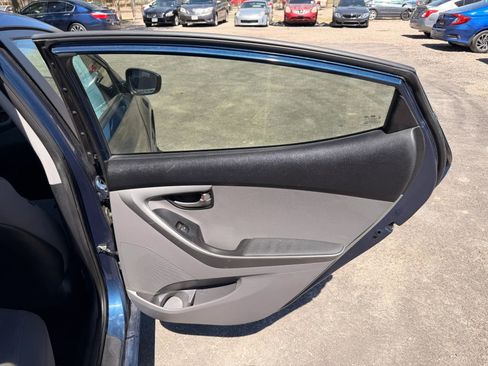 Used 2016 Hyundai Elantra SE FWD image 16