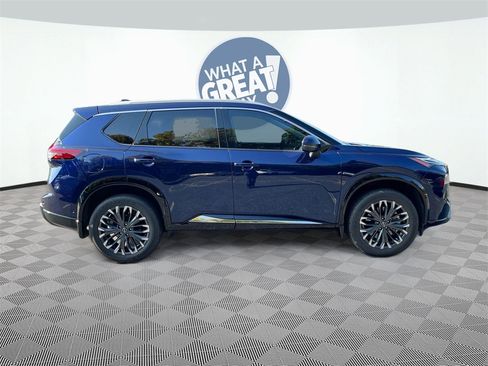 Used 2025 Nissan Rogue Platinum w/ Tech Package image 6