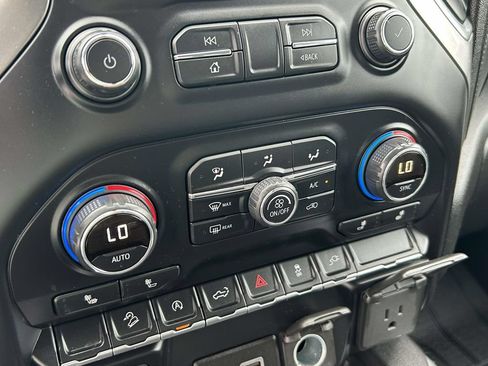 Used 2019 Chevrolet Silverado 1500 LT Trail Boss AWD/4WD image 24