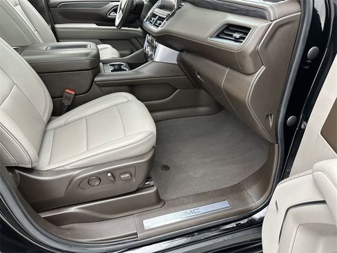 Used 2021 GMC Yukon SLT w/ SLT Premium Package image 25