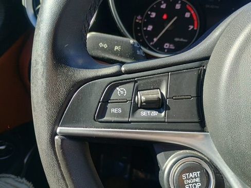 Used 2019 Alfa Romeo Giulia Ti AWD/4WD image 27