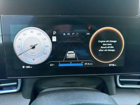 Used 2025 Hyundai Elantra SEL FWD image 30