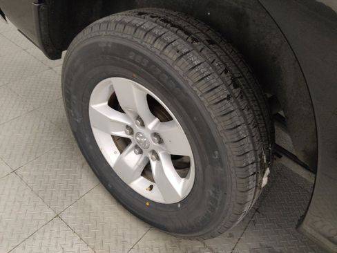 Used 2020 RAM 1500 Classic SLT RWD image 31