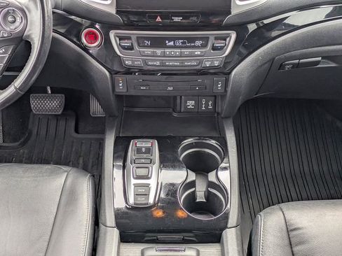 Used 2017 Honda Pilot Touring image 21