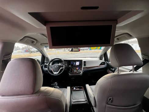 Used 2016 Toyota Sienna Limited Premium image 15