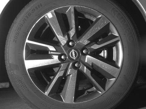 Used 2025 Nissan Versa SV FWD image 13